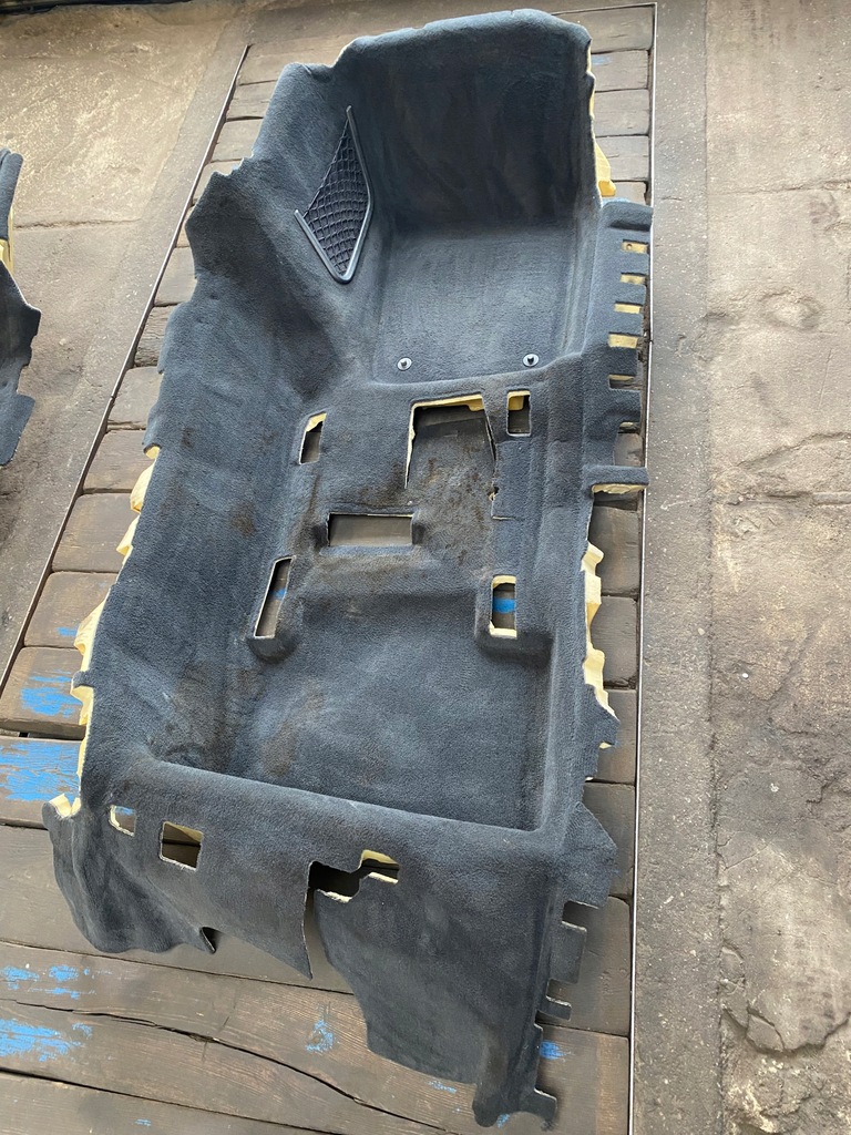 фото №1, Porsche panamera 971 килимок правий обшивка