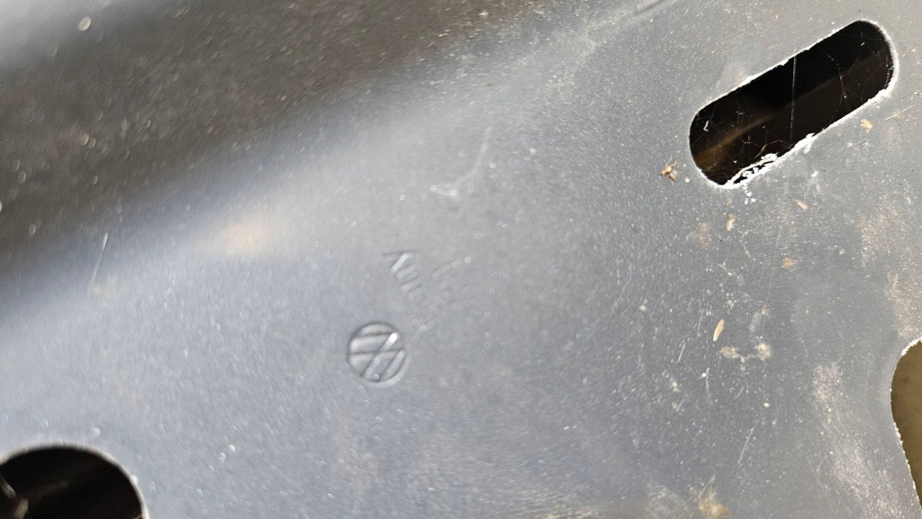 Капот крышка двигателя vw touran 1 1t0 caddy 1k 10-15 рестайлинг  оригинальная Оригинал