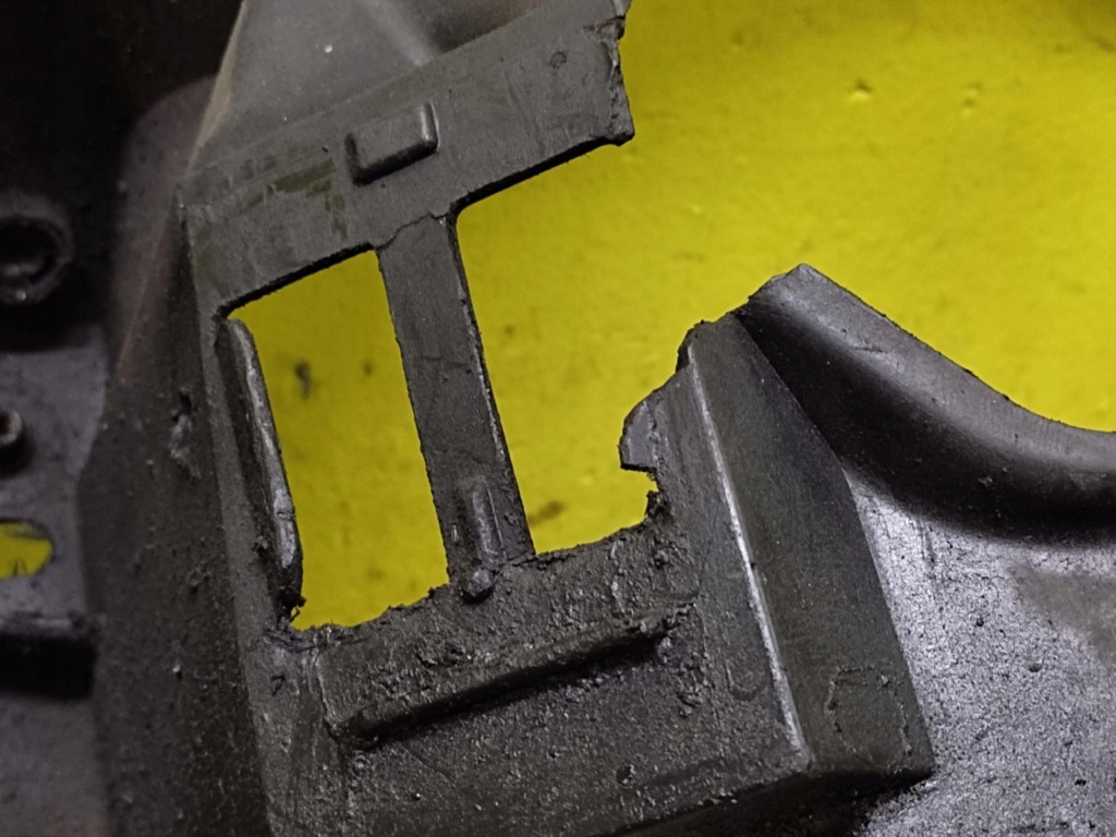 фото №14, Renault trafic vivaro pas підсилювач