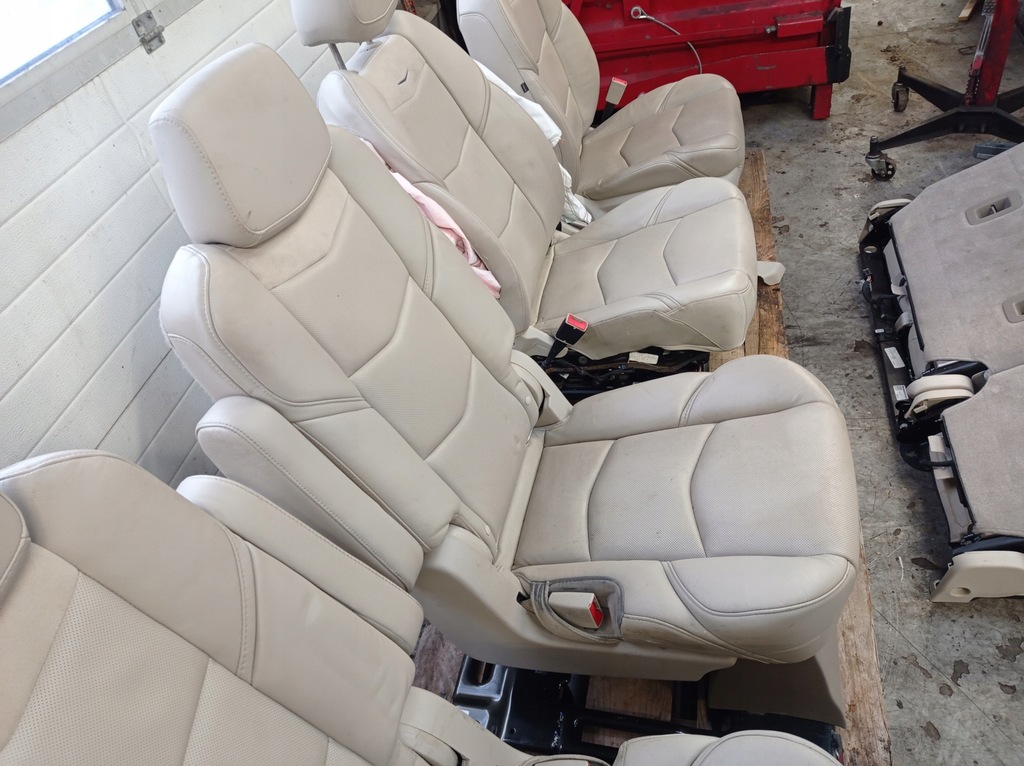 фото №6, Сидіння заднє сидіння комплект cadillac escalade 6.2 v8 l86 2018