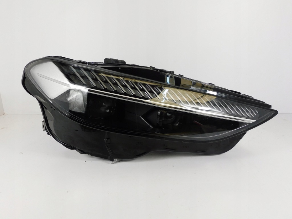 фото №1, Audi a5 iii 8b3 лампа правая matrix комплектная 8b3941036h