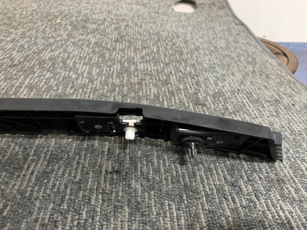 фото №9, Ford mustang mach-e 2021r напрямна кронштейн бампера правий задня оригінал