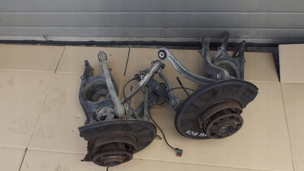 Купить Подвеска поворотный кулак задний  mercedes cls w218 правая