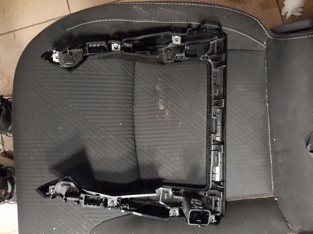 фото №5, Молдинг рамка роз'єм usb peugeot 208 ii