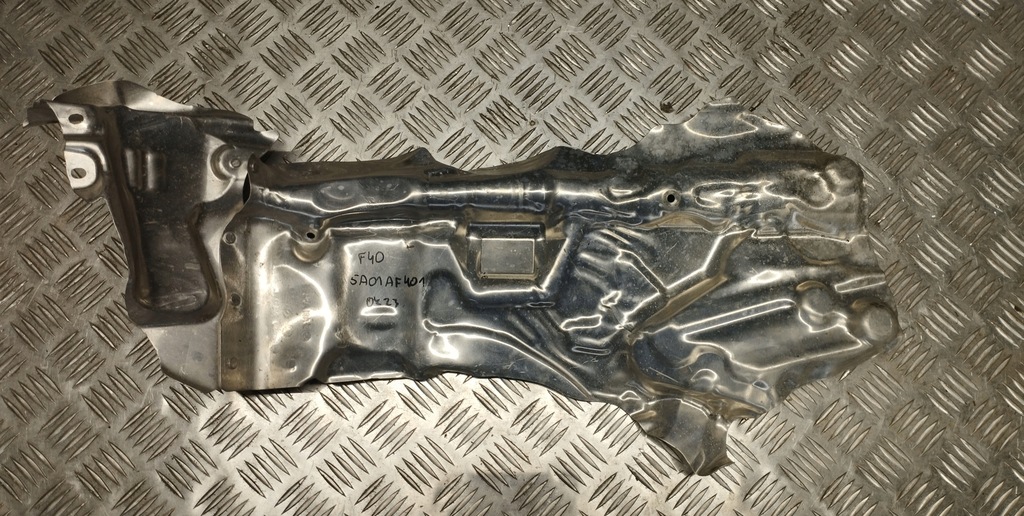 фото №1, Bmw f40 f44 защита тепловая 5a01af401