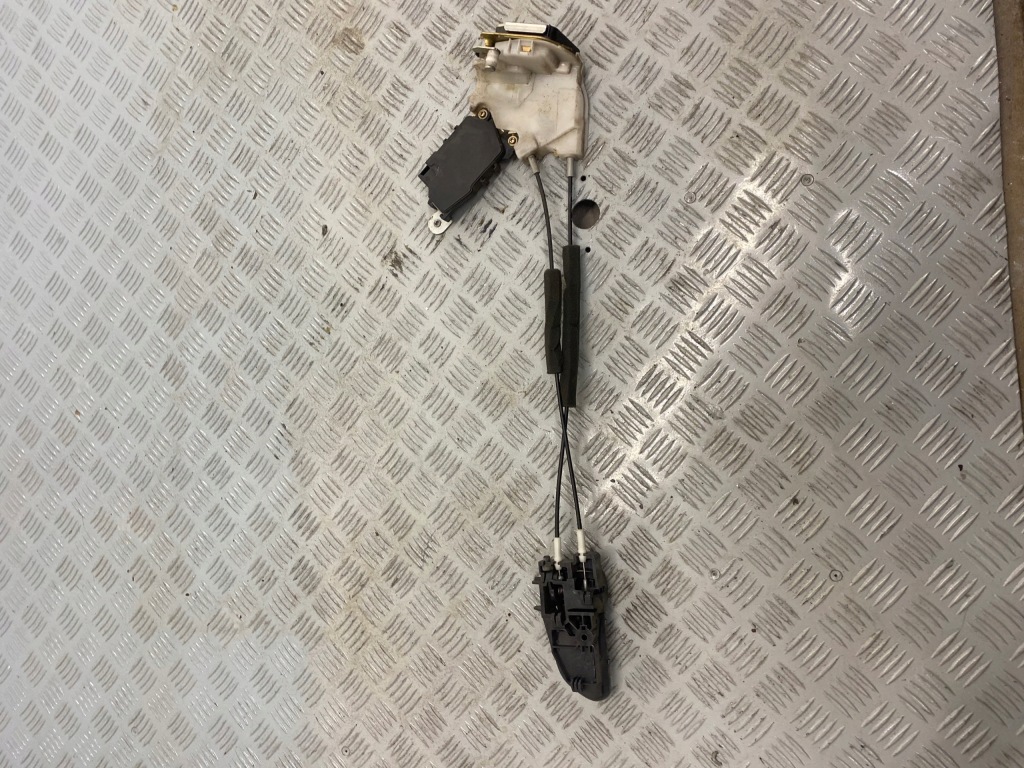 фото №4, Subaru forester sg ii 02-08 замок дверь правый задняя ручка