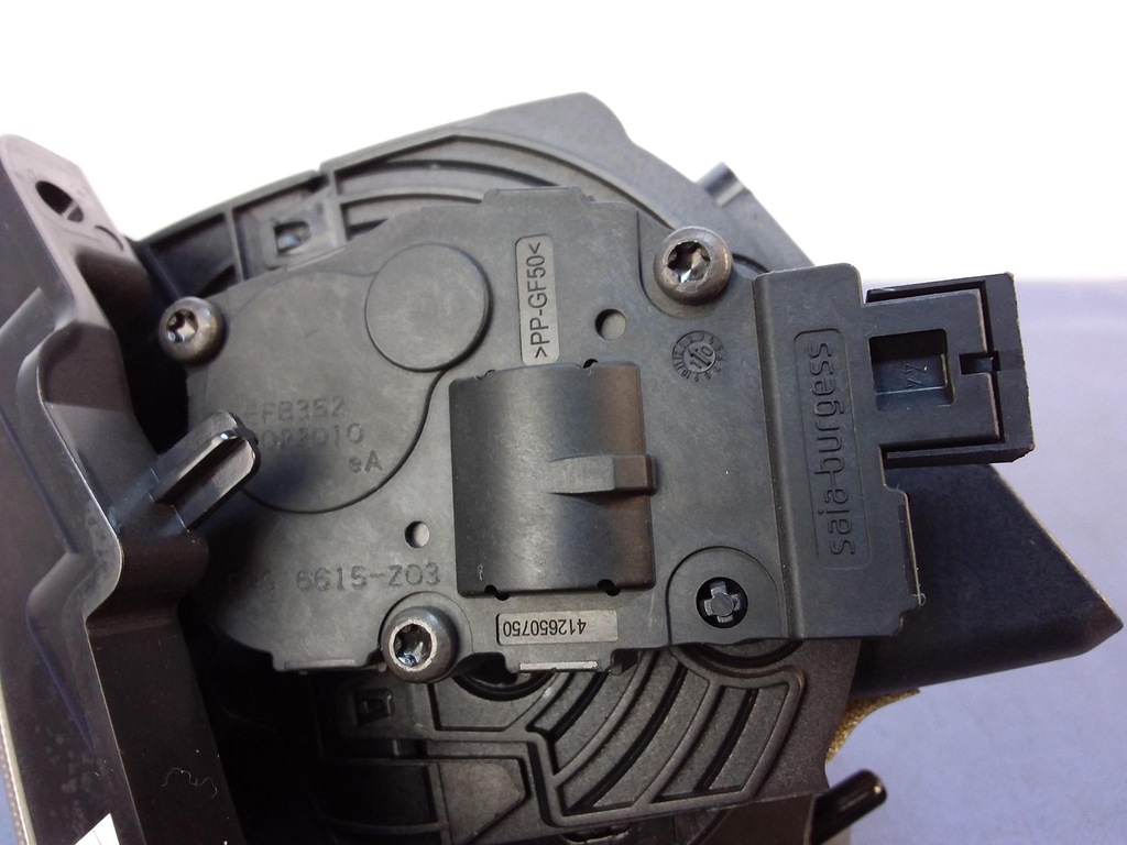 фото №4, Jaguar xf x250 решётка обдув левая 8x23-014a23-ah