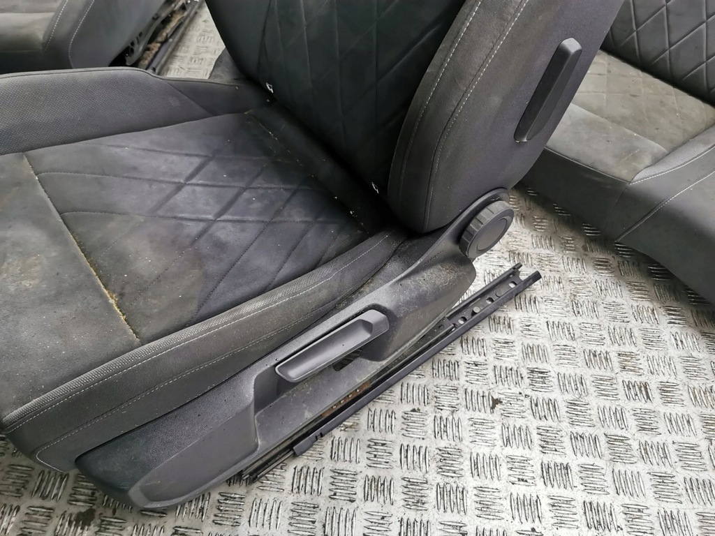 фото №15, Volkswagen golf viii 2020 сиденья / заднее сиденье / комплект