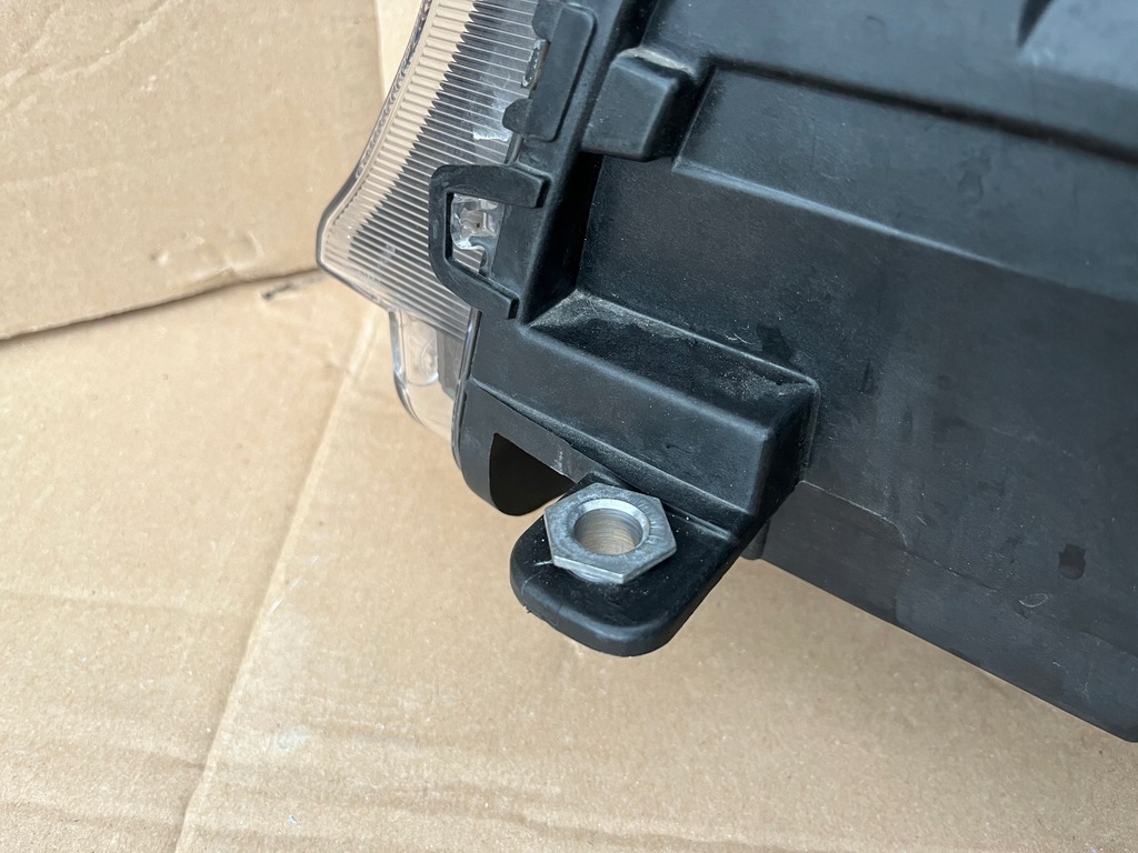 фото №11, Лампа правая передняя vw caddy 2k8 piękna