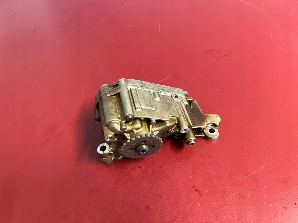 фото №1, 2015 bmw x3 f25 насос оливи 7613549