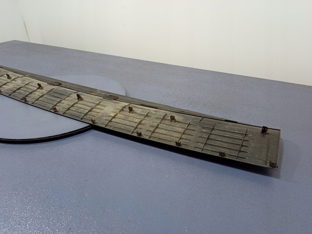 фото №7, Toyota land cruiser lc200 12-15 молдинг накладка бампера задняя 52162-60040