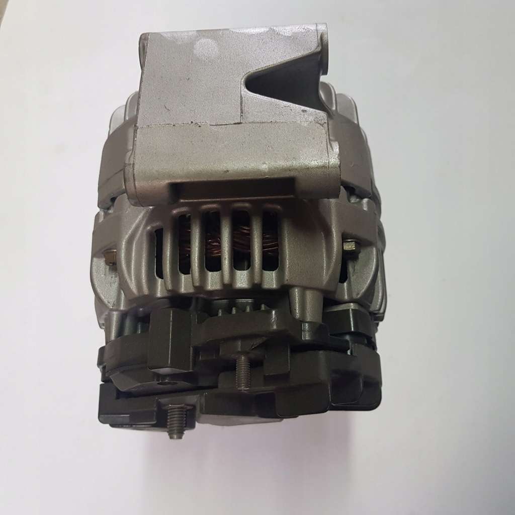 Mercedes генератор a0121542002 новий оригінал Доставка