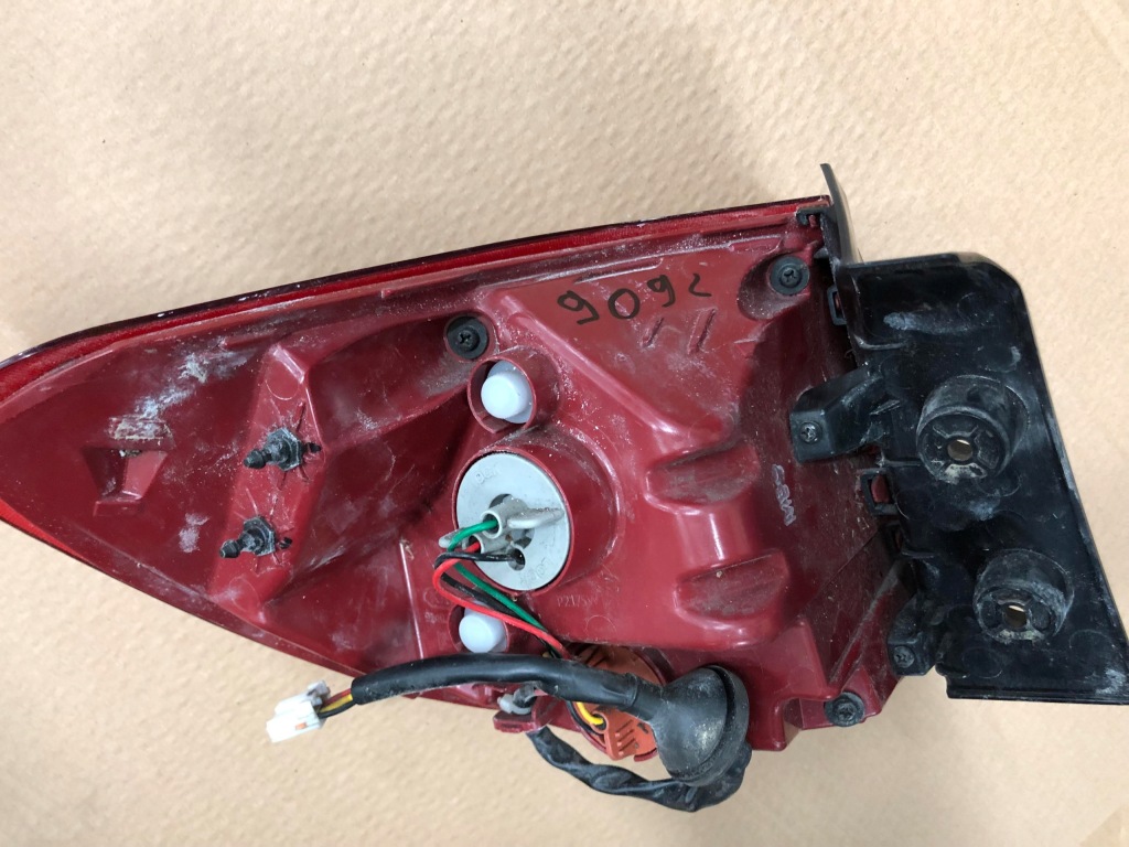 фото №4, Kia rio v 2017- лампа права задня