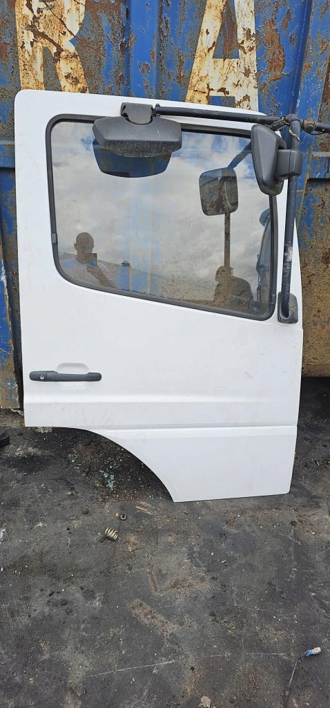 Купити Двері праве перед mercdes-benz axor 2528l