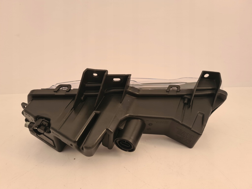 Протитуманна фара drl правий led tesla 3 3 y рестайлінг  1624798-00-a Недорого