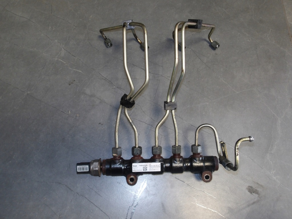 фото №1, Peugeot 208 1.6 vti молдинг впрыскная