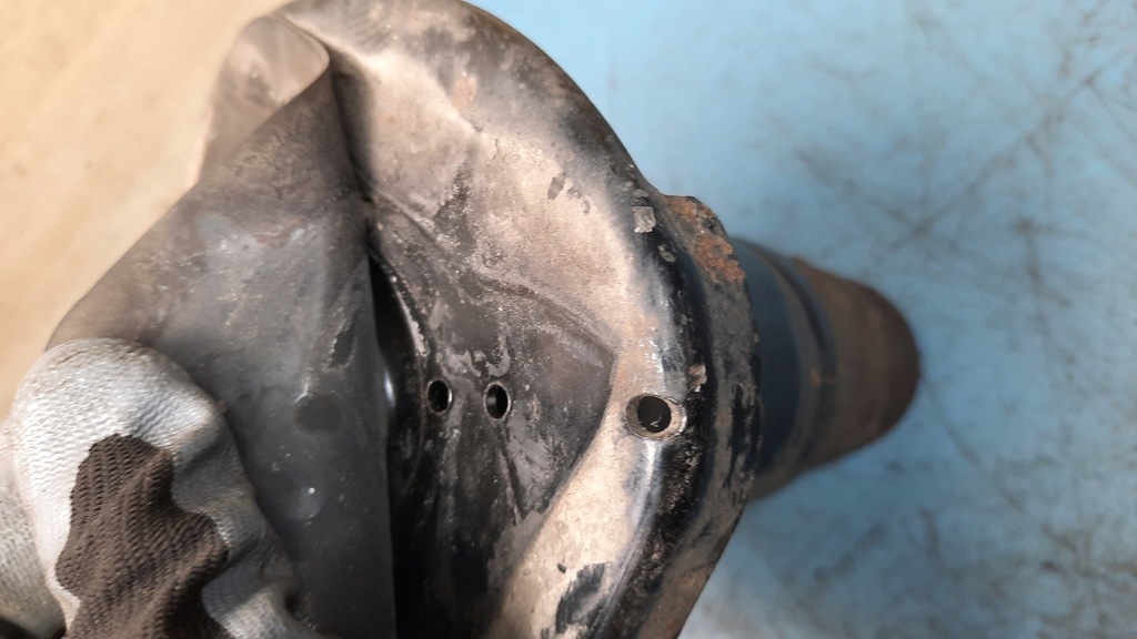 фото №8, Кронштейн відбійник амортизатора задня volvo xc60 v60