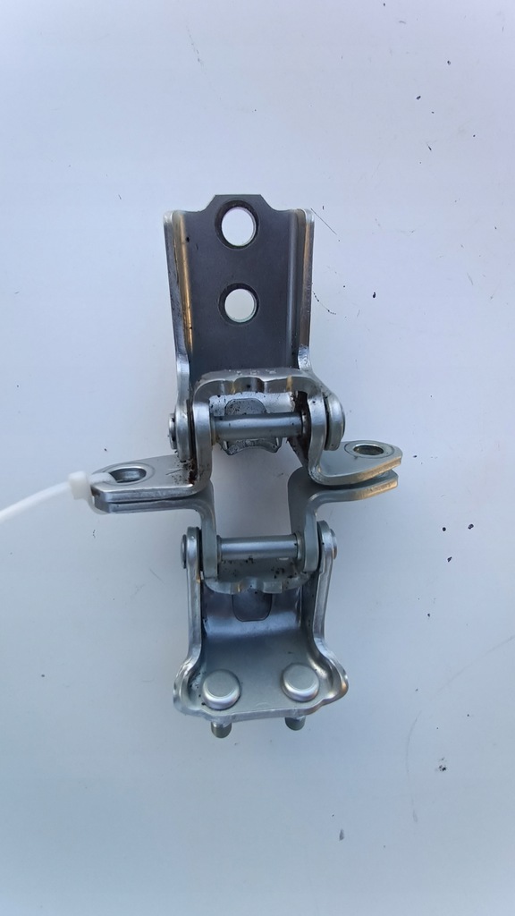 фото №2, Петлі двері задня правий eclipse cross 2019