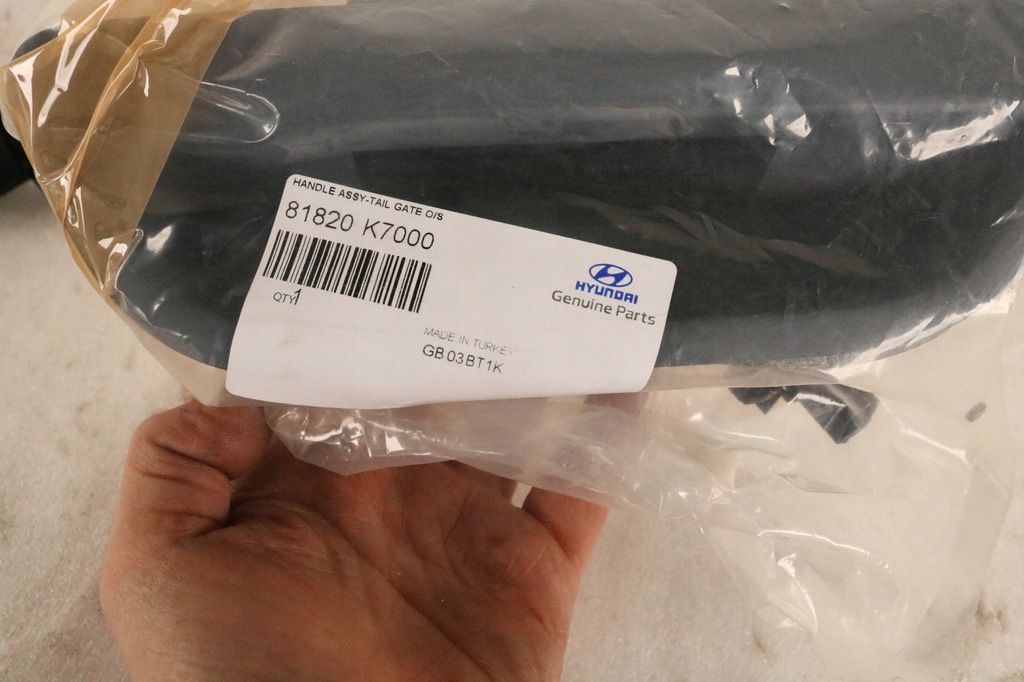 фото №4, Hyundai i10 iii ручка кнопка крышки задняя