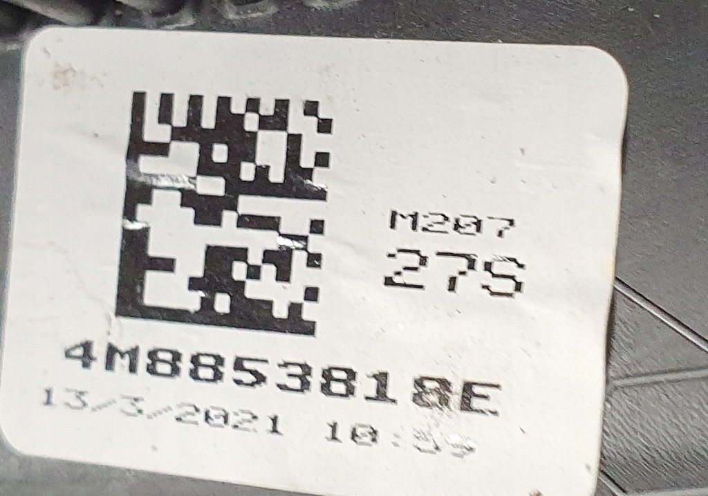 фото №12, Audi q8 4m8 молдинг крыла правая задняя 4m8853818d