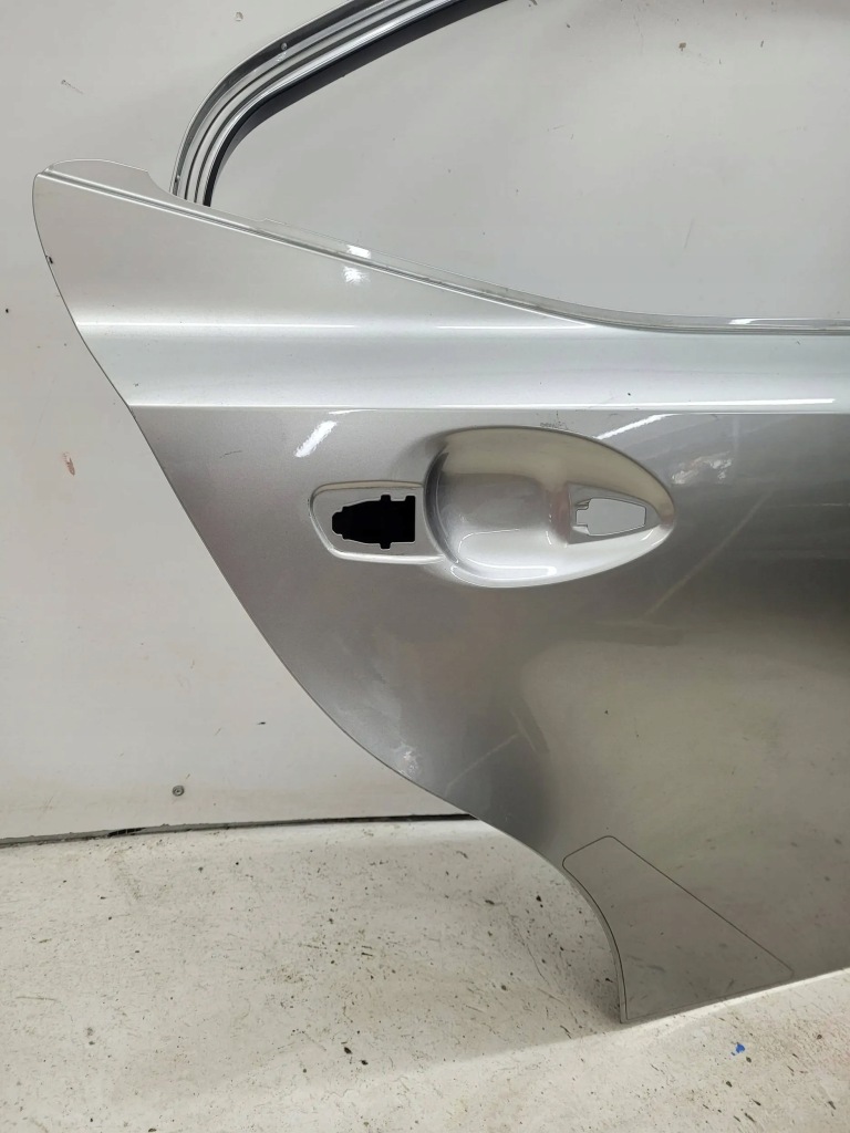 Lexus is 3 3 дверь задняя задняя правое  fv Недорого