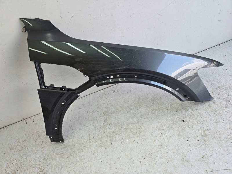 фото №1, Audi e tron крыло