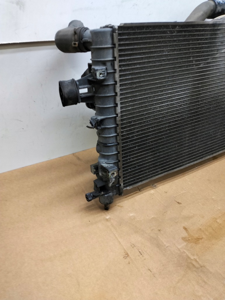 Радиатор воды вентилятор opel astra h 3 3 1.6 b в Украине