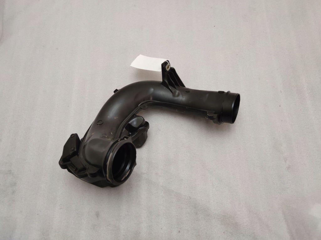 Купить Volvo xc90 2019 часть трубы впуска воздуха 31370120