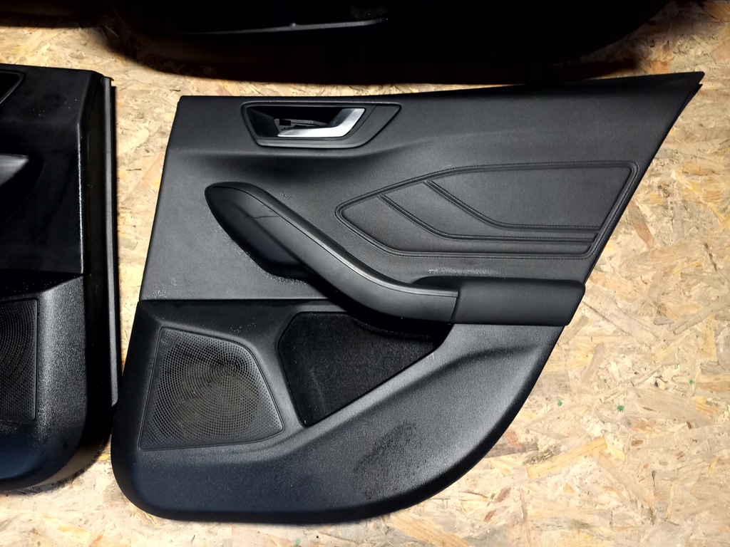 фото №4, Ford focus mk4 kombi комплект обшивка дверей двері