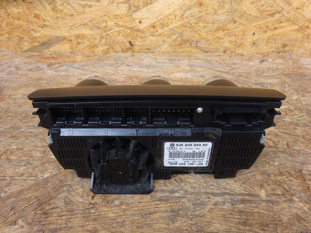 фото №14, Audi tt 8j панель обдув кондиционера 8j0820043af