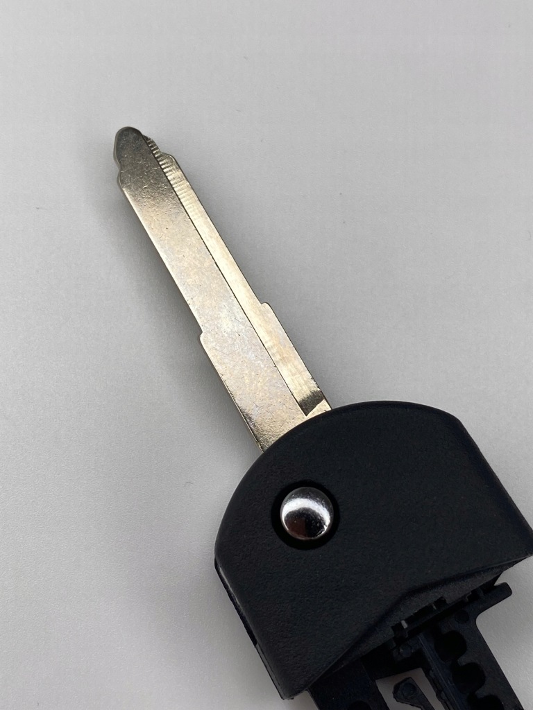 фото №1, Ключ заготовка mazda 6/ 5/ 3/ cx-7/ mx-5/ rx-8 складний ключ+ імобілайзер mazda g2ya-76-