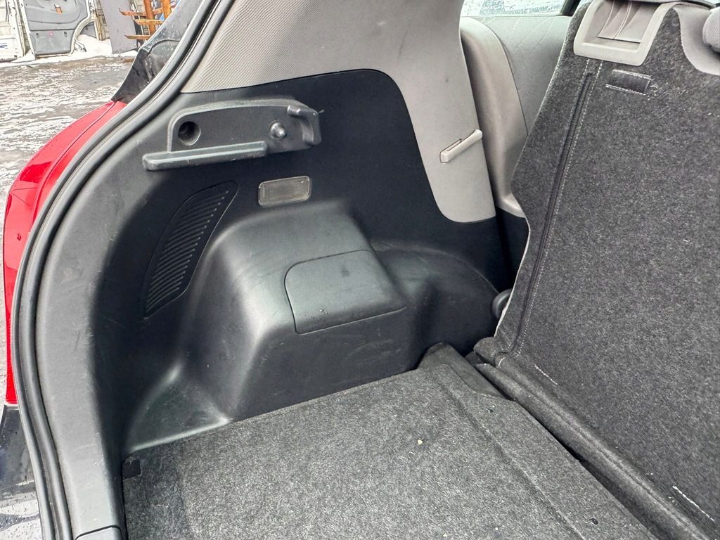 фото №1, Обшивка багажника левый toyota yaris ii