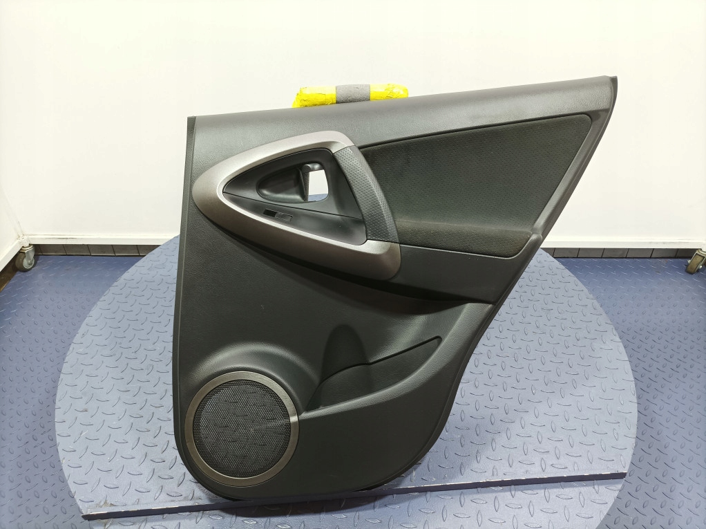 фото №1, Toyota rav4 iii lift 10-13 обивка обшивка дверь задняя правый