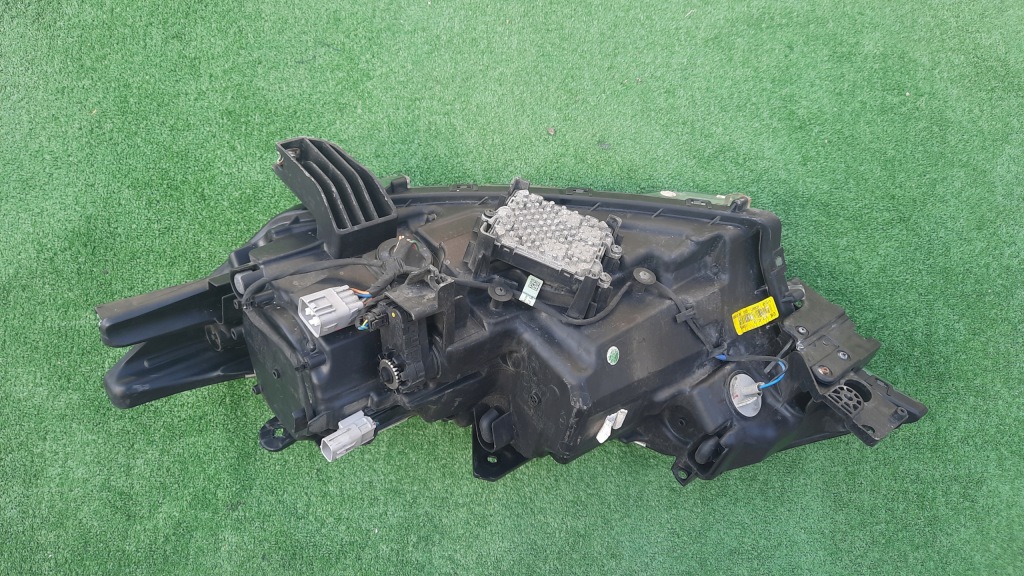 Mitsubischi outlander рестайлінг  full led фара комплект в Україні