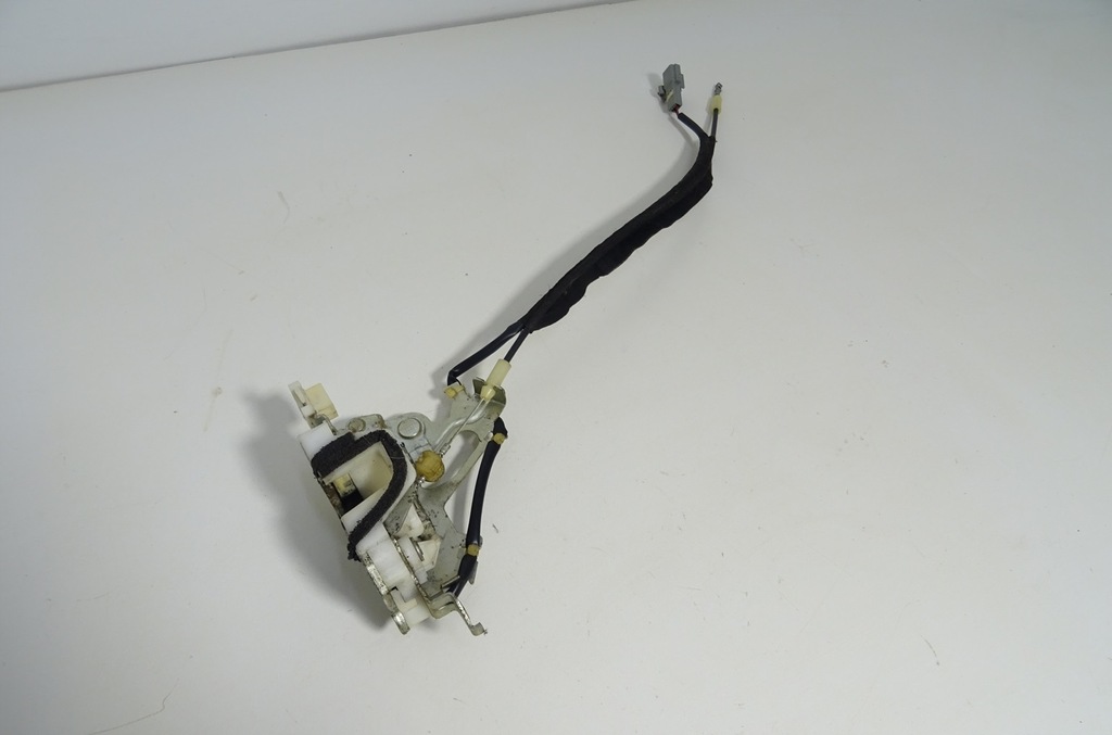 фото №1, Toyota fj cruiser замок дверь левый задняя задних пассажира