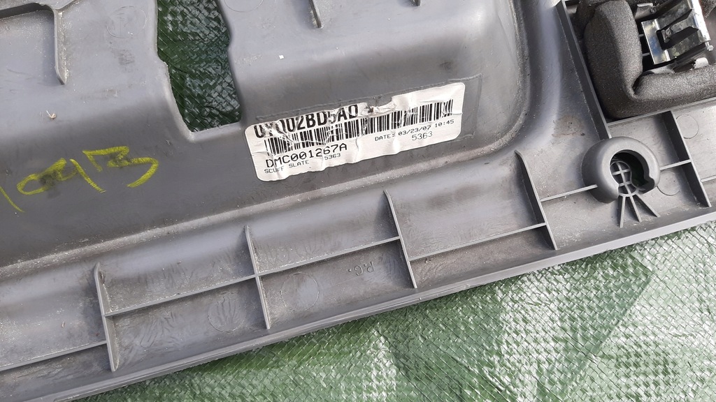 фото №7, Молдинг задняя поперечина багажника chrysler voyager iv