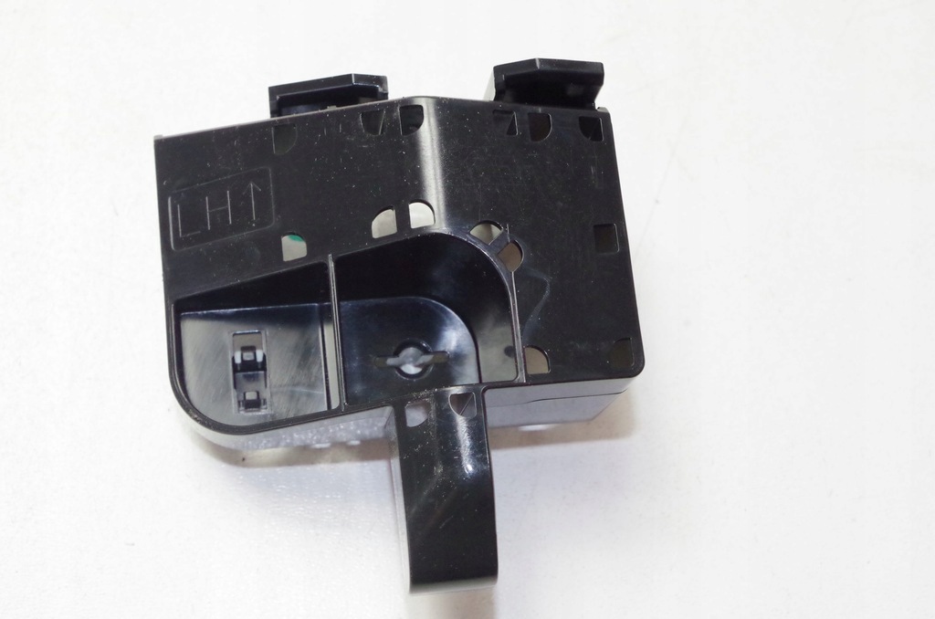 фото №1, Nissan leaf кронштейн бампера левая задняя