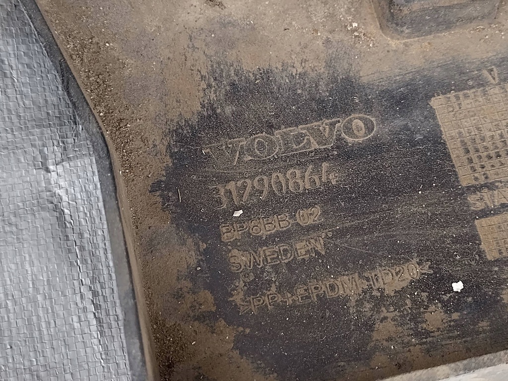 фото №12, Volvo xc60 1 i przed lift 08-13 бампер передний омыватель 702