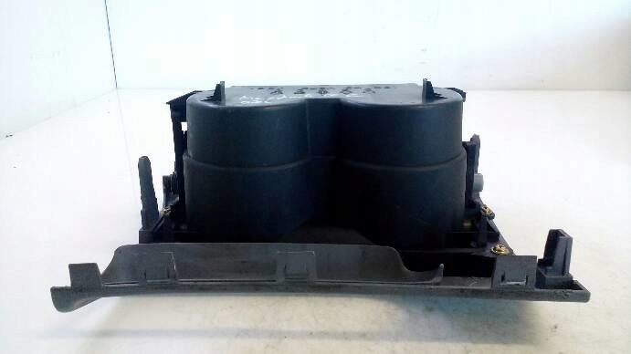 фото №7, Бардачок кронштейн na кружки mazda 6 2003r. gj6a64361