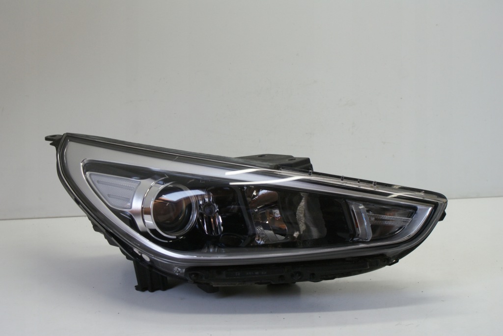 фото №1, Hyundai i30 3 iii 17r+ правая лампа перед линза