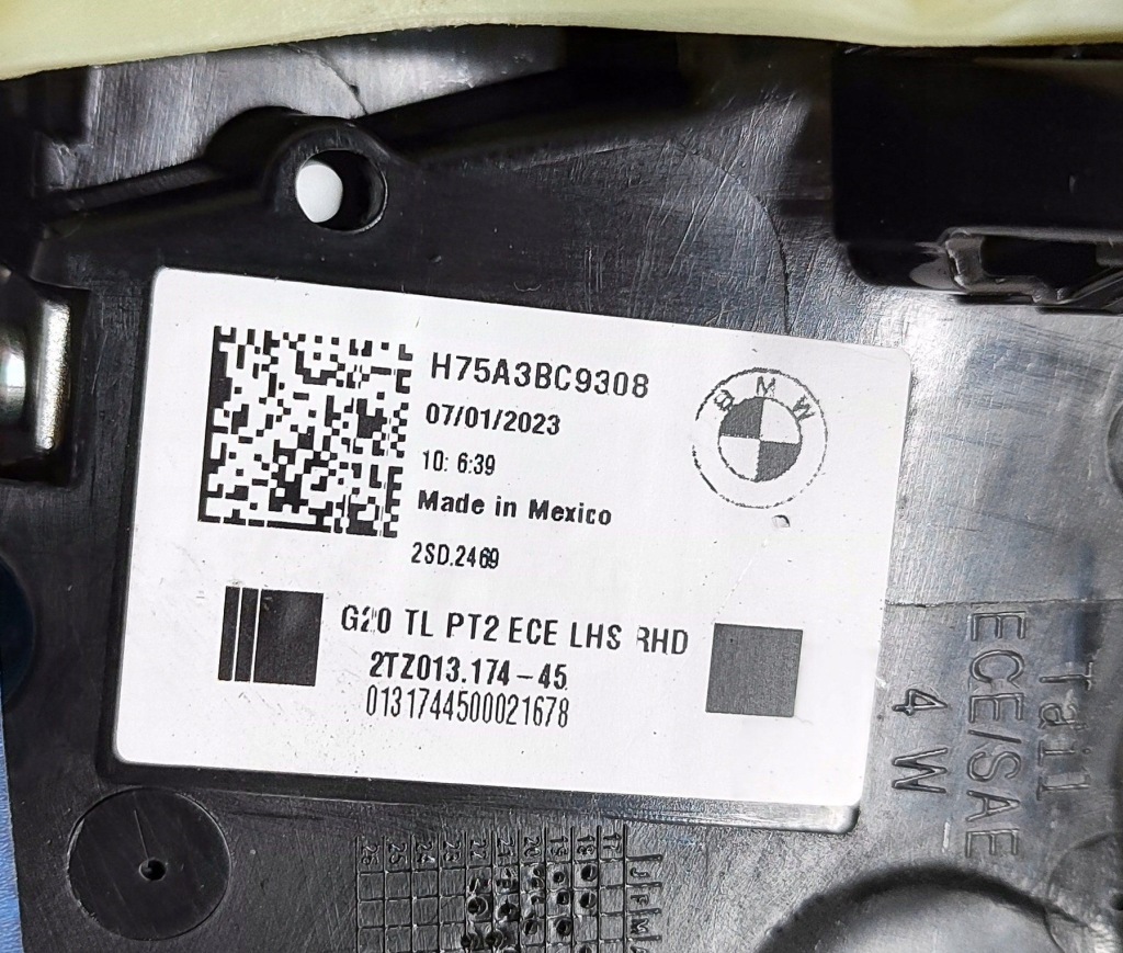 фото №7, Bmw 3 g20 g21 2023 ліва сторона лампи задній кришки багажника