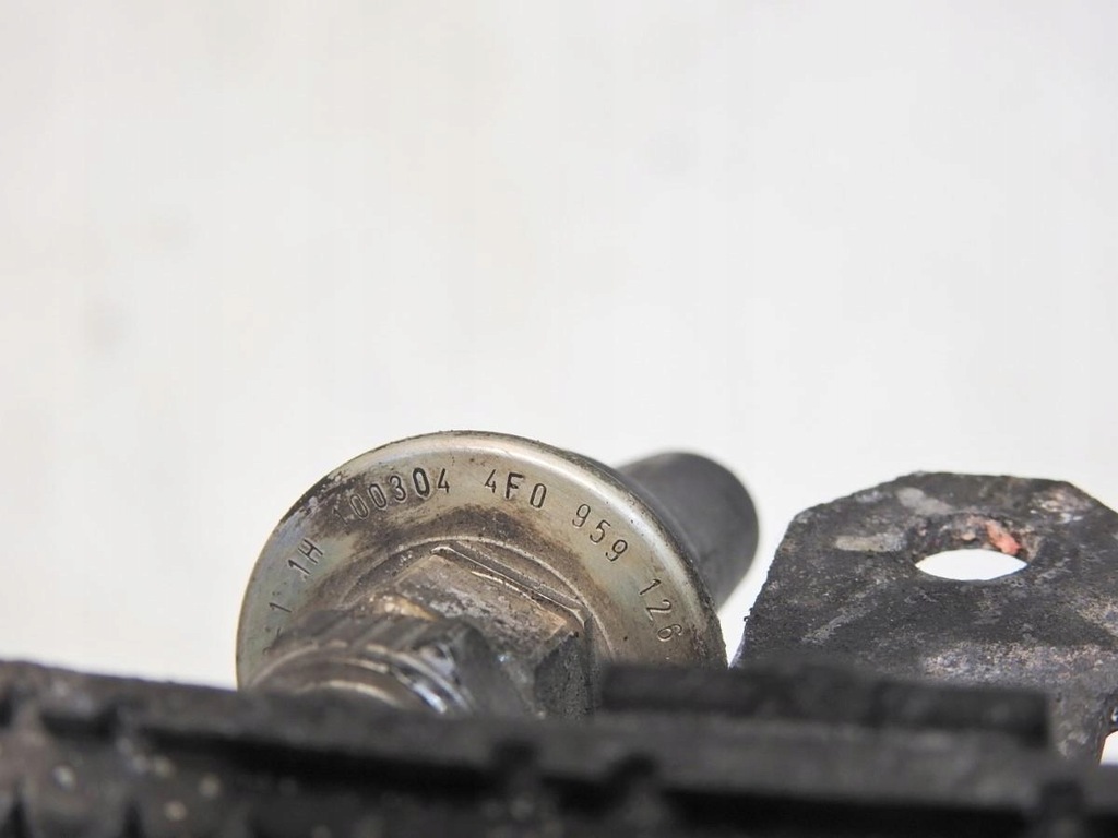 фото №7, Радіатор кондиціонера audi a6 c6 3.2 fsi 4f0959126