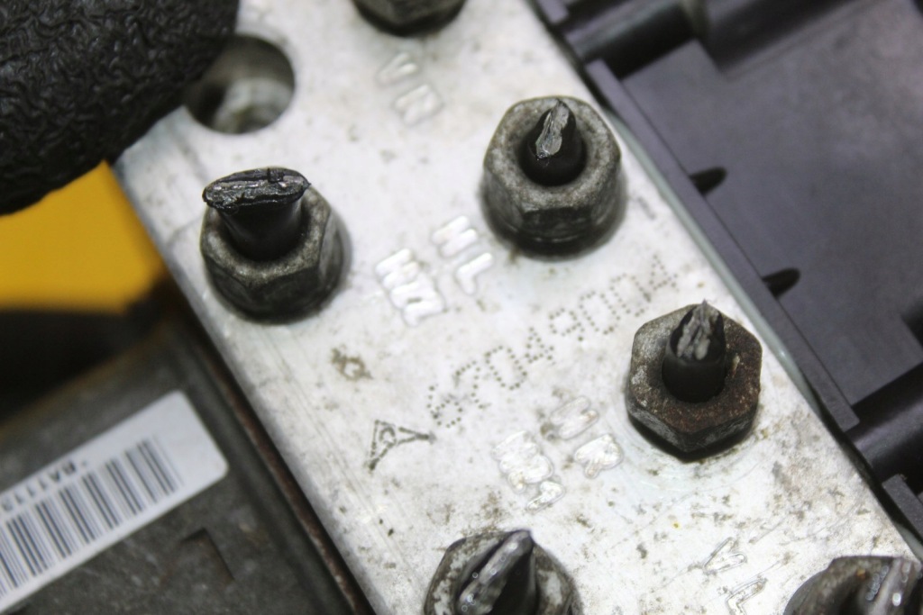 Насос блок управления abs mini one r56 r55 1.4 1.6 vti 6785681 6779307 231220 с Разборки