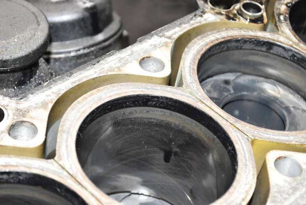 фото №15, Блок dół двигателя wał d5244t7 volvo v70 2 ii 2.4 d 126 km 04-08