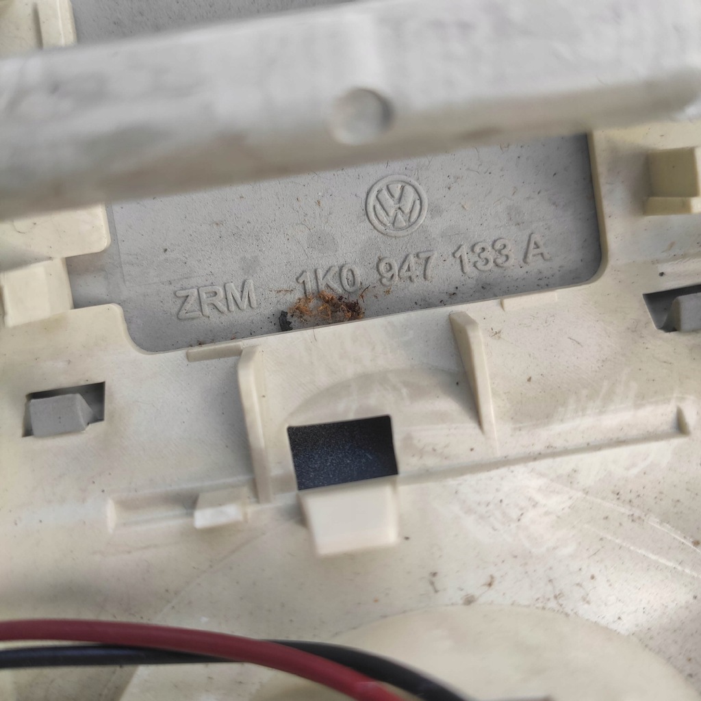 фото №6, Лампа освещение потолочный vw jetta 1k0947133a