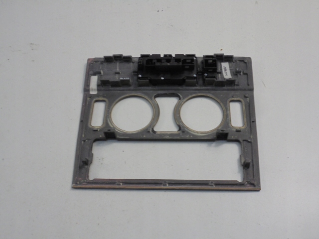 фото №3, Mercedes e w210 рамка радио выключатели a2106830308