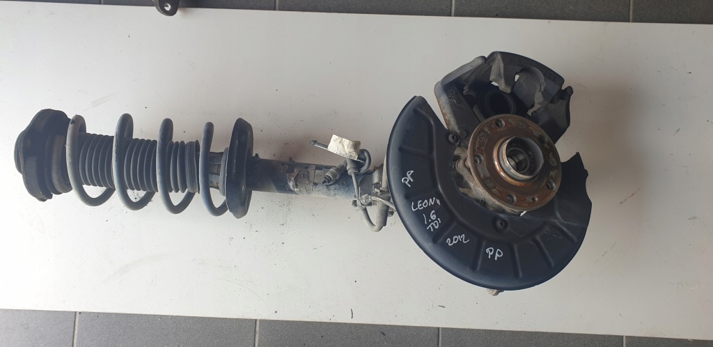 фото №1, Поворотный кулак szynkiel 1.6 tdi seat leon 2009- lift