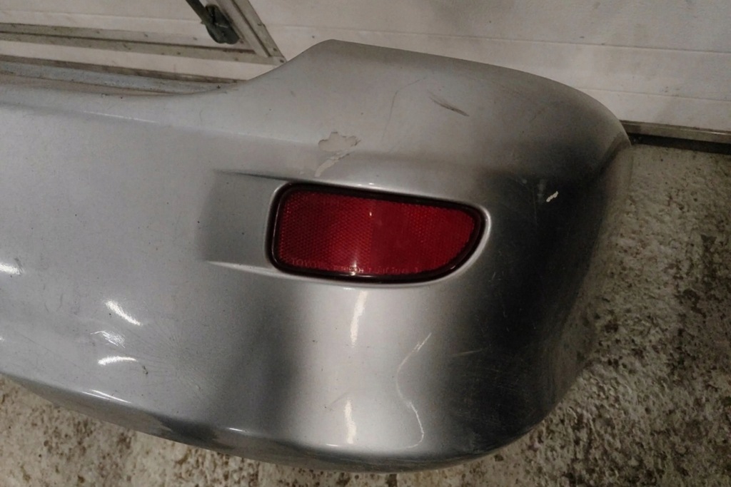 фото №11, Бампер задний toyota previa _r3_ 8p6 2.0l дизель 85kw 2002