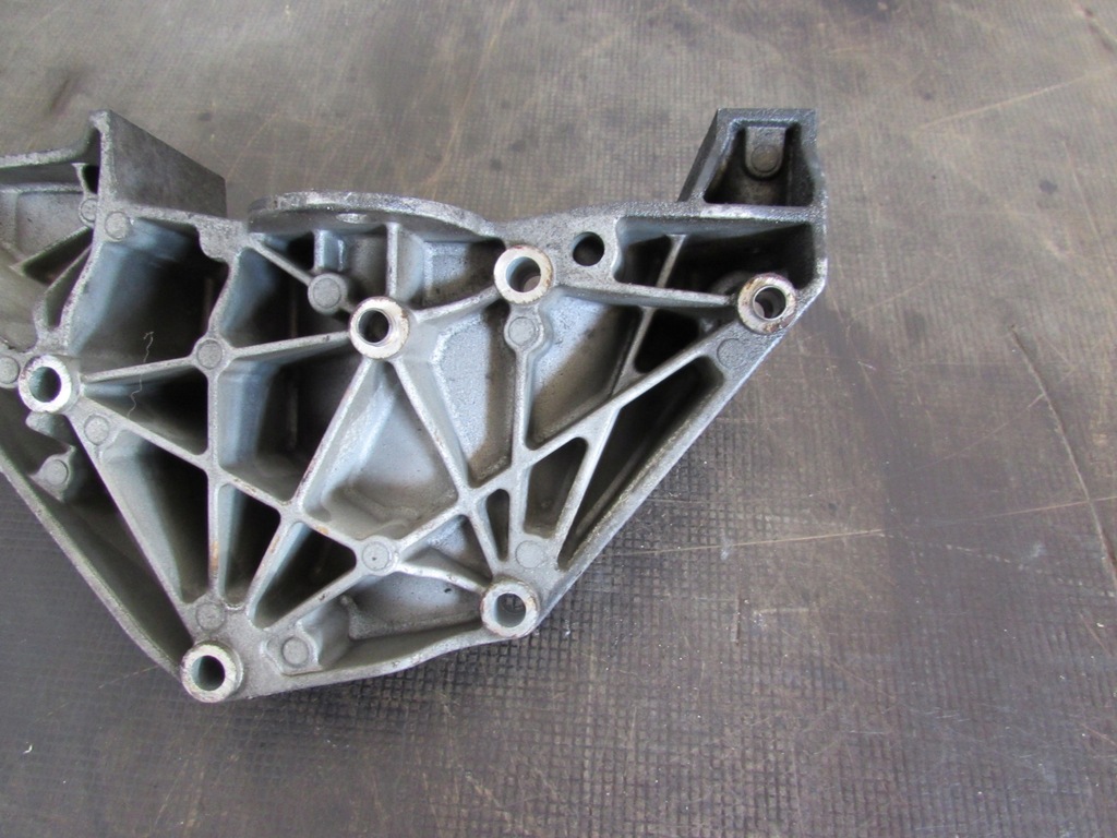 фото №9, Кронштейн основание генератора 7g9q10k018 ford mondeo mk 4 07-14r. 2.0tdci