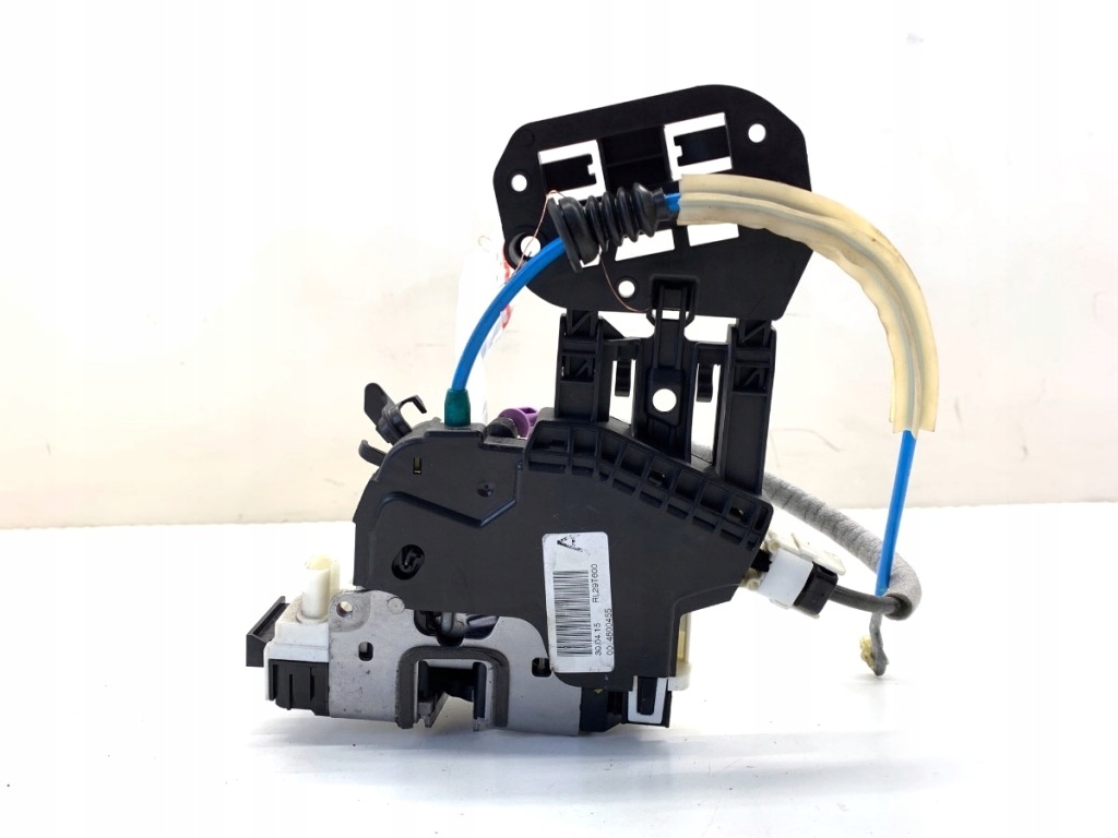 Купити Замок двері лівий задній mercedes w176 хетчбек a2047302735 12-18